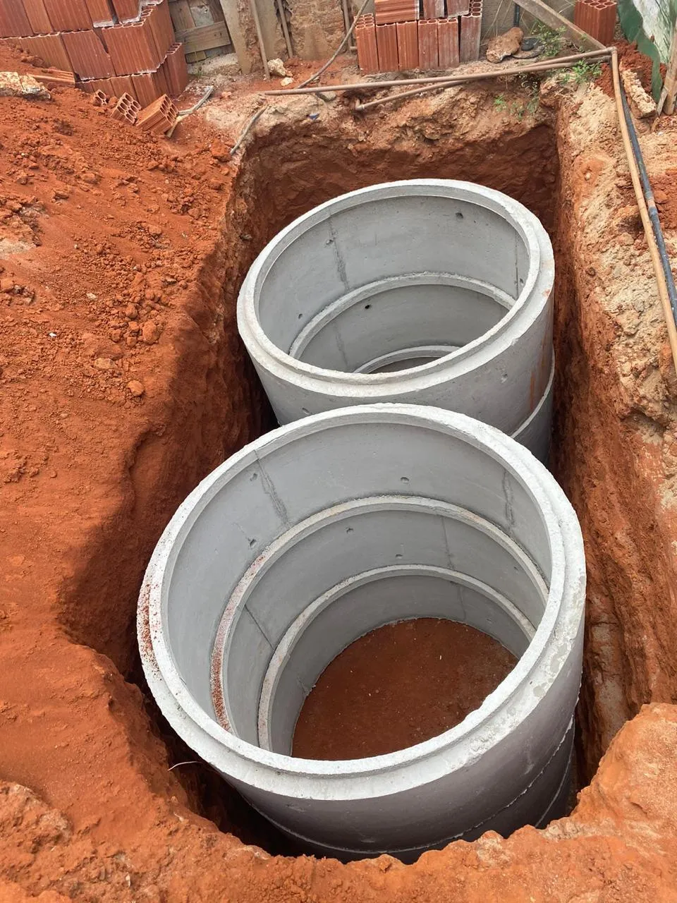 Anéis de concreto entregues e instalados em obra residencial, Mossoró/RN