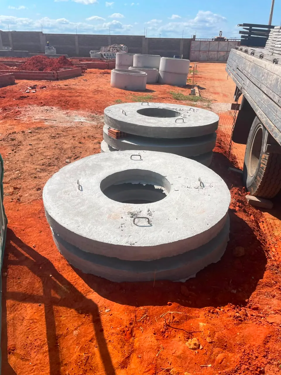 Tampa de anel de concreto reforçada entregue em Mossoró/RN